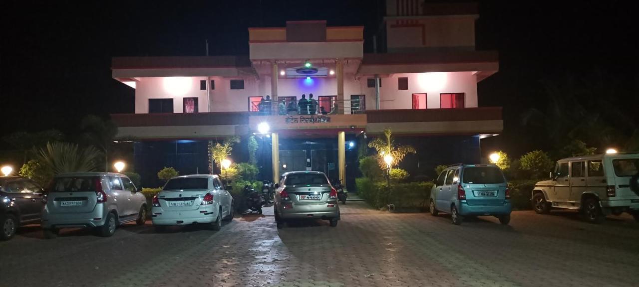 Hotel Nisarg Lodging And Restaurant Aurangabad  Exteriör bild