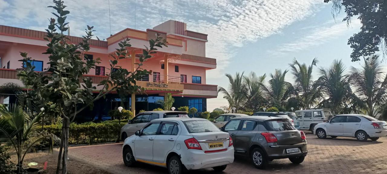 Hotel Nisarg Lodging And Restaurant Aurangabad  Exteriör bild