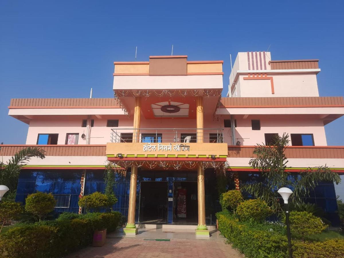 Hotel Nisarg Lodging And Restaurant Aurangabad  Exteriör bild
