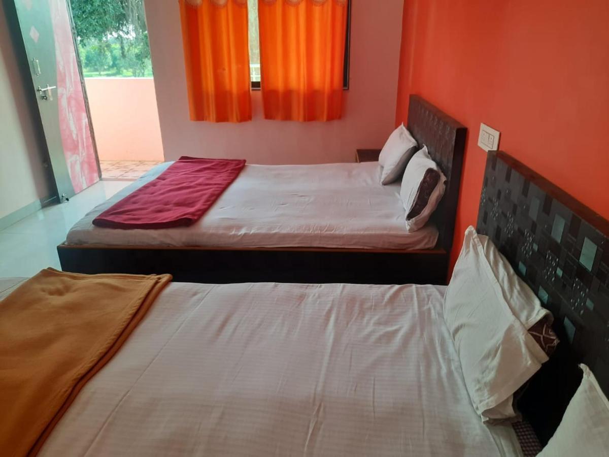 Hotel Nisarg Lodging And Restaurant Aurangabad  Exteriör bild