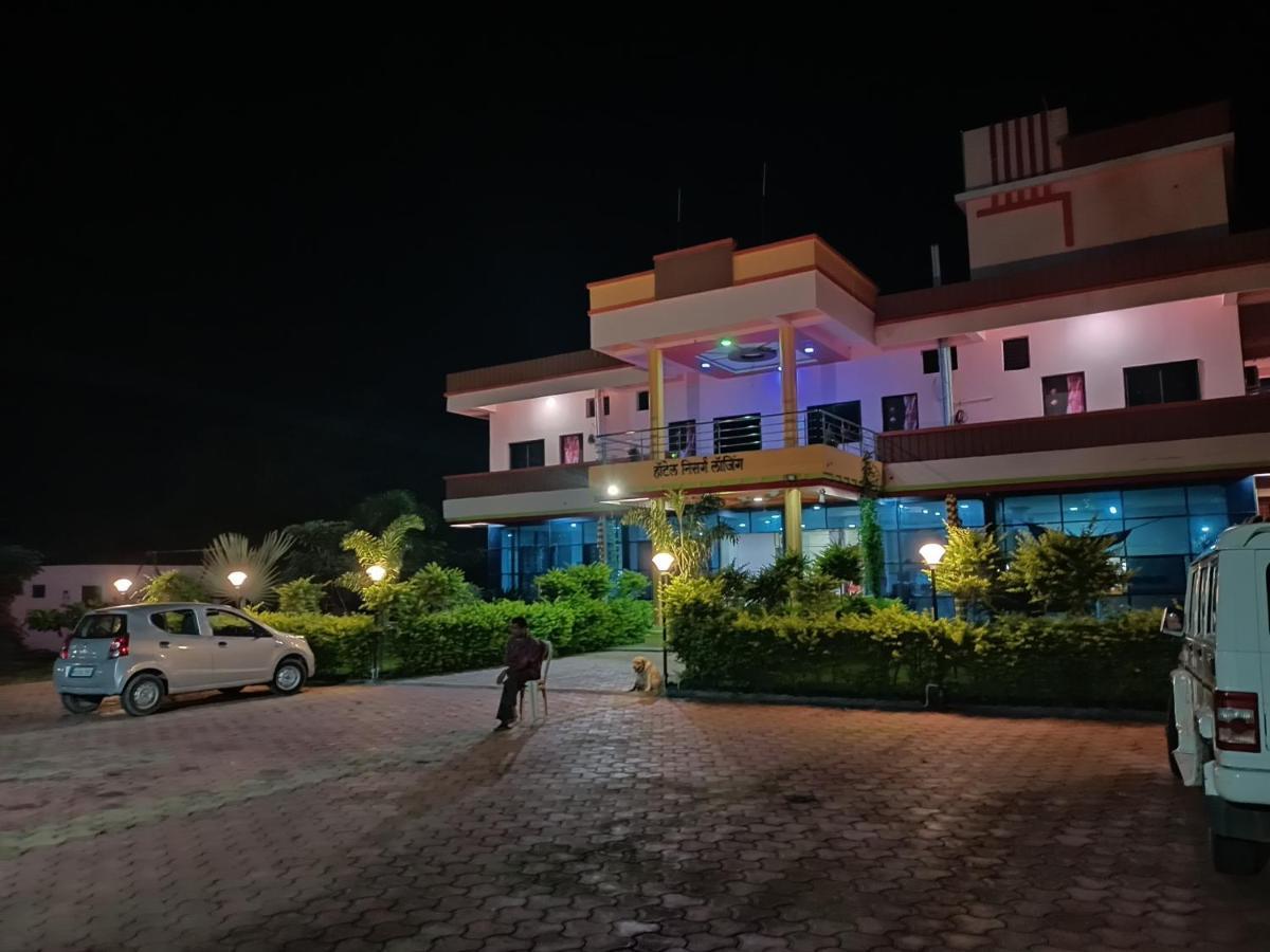 Hotel Nisarg Lodging And Restaurant Aurangabad  Exteriör bild